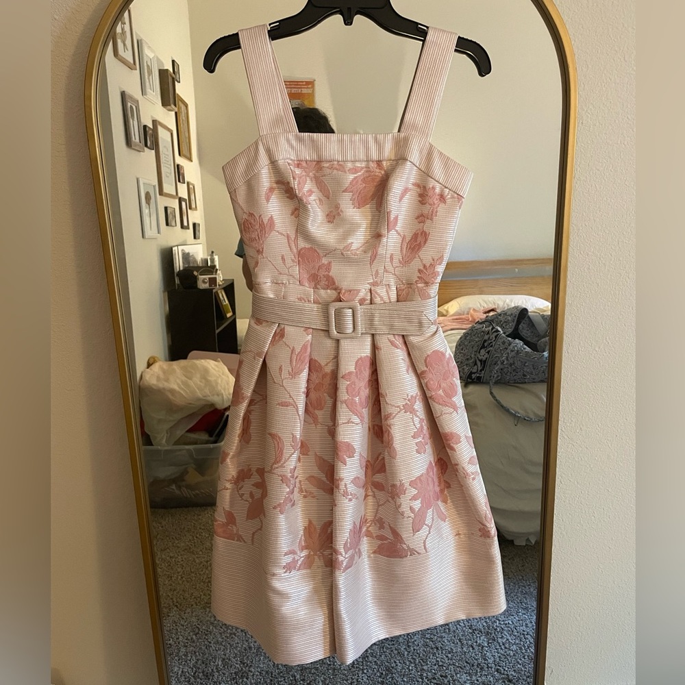 Gal Meets Glam Elise